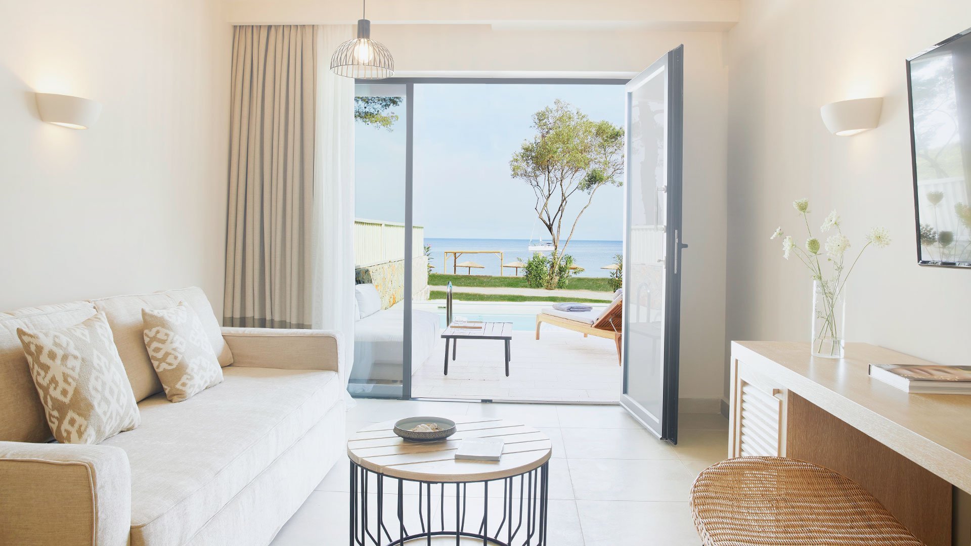 elivi skiathos suites beachfront