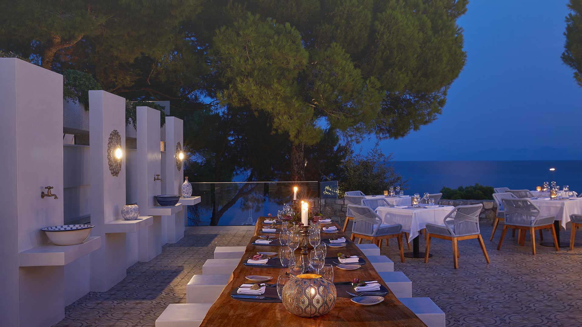 elivi skiathos leda swan restaurant